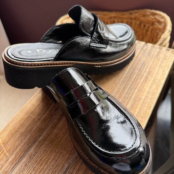 NEW Bueno Black Patent Amber Women's Open Back Clog - Picture 15 of 15